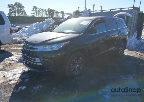 2018 Toyota Highlander Le z USA, uszkodzony, nr VIN 5TDBZRFH4JS820760